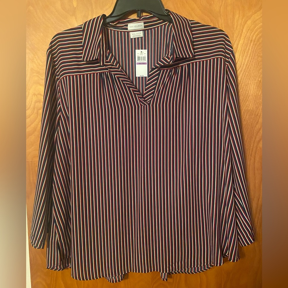 NWT Van Heusen Collared V-Neck Blouse